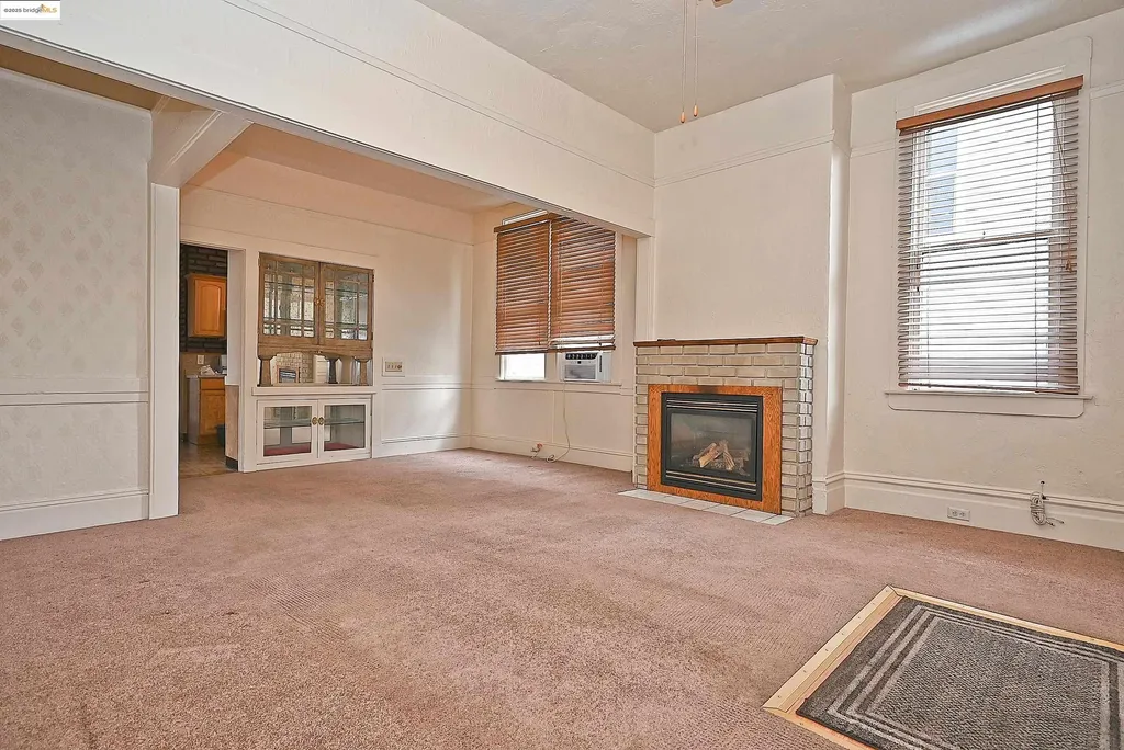 672 33rd Street Oakland CA 94609