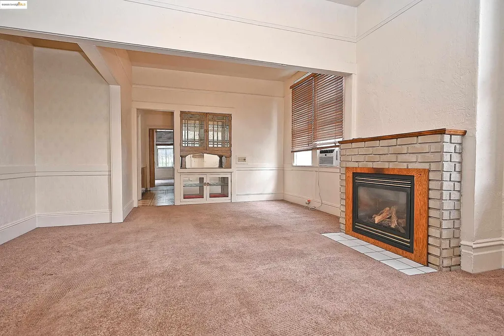 672 33rd Street Oakland CA 94609
