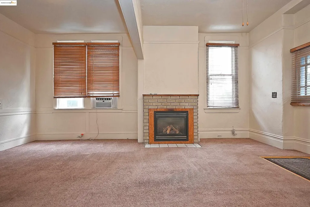 672 33rd Street Oakland CA 94609
