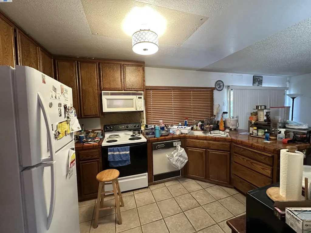 1988 Calaveras Drive Pittsburg CA 94565