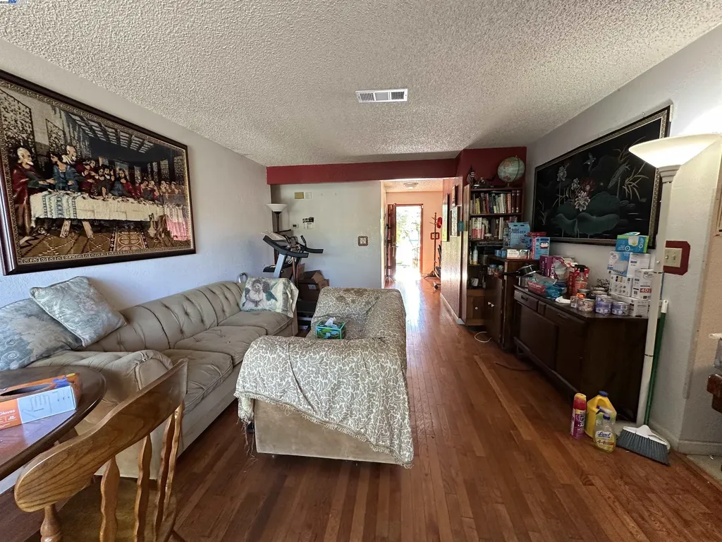1988 Calaveras Drive Pittsburg CA 94565