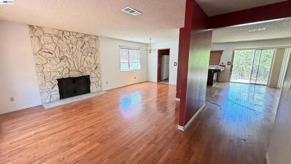 1988 Calaveras Drive Pittsburg CA 94565