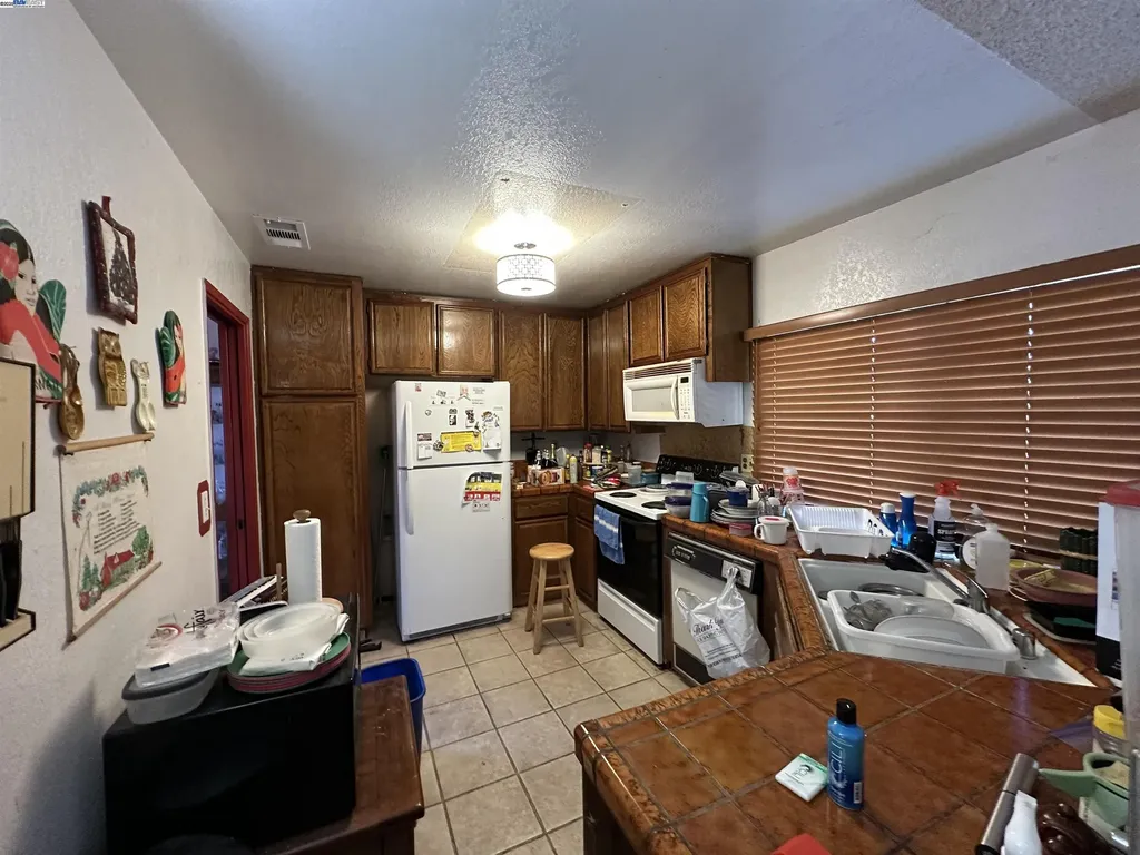 1988 Calaveras Drive Pittsburg CA 94565