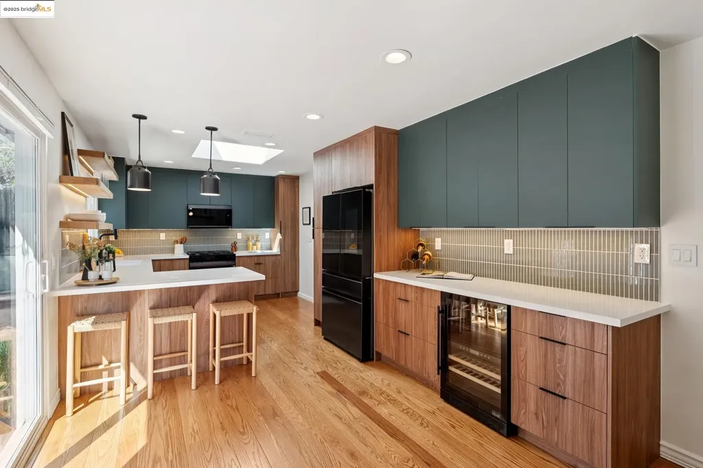 7927 Sterling Drive Oakland CA 94605