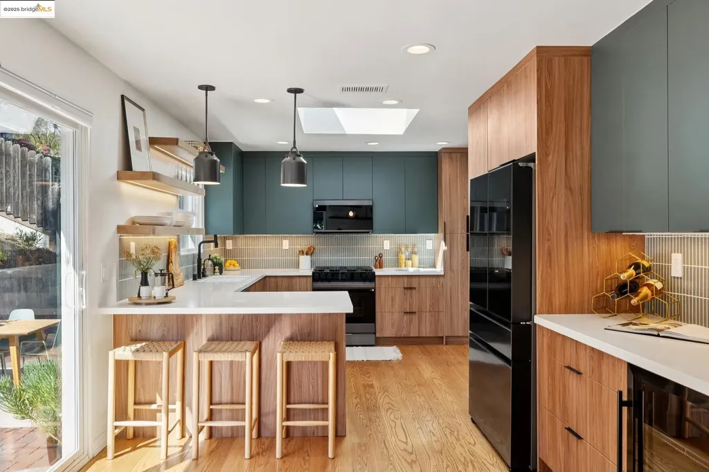 7927 Sterling Drive Oakland CA 94605