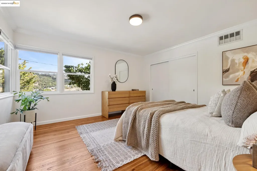 7927 Sterling Drive Oakland CA 94605