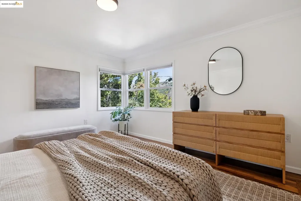 7927 Sterling Drive Oakland CA 94605