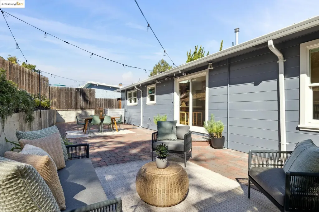 7927 Sterling Drive Oakland CA 94605