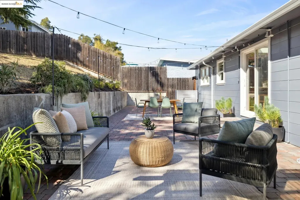 7927 Sterling Drive Oakland CA 94605