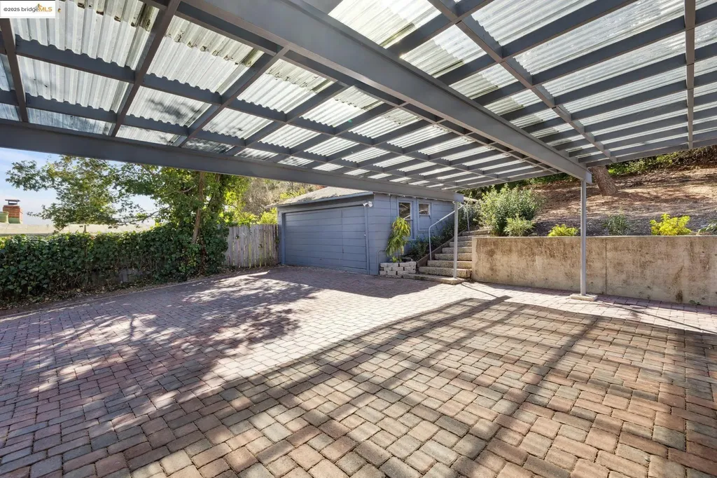 7927 Sterling Drive Oakland CA 94605