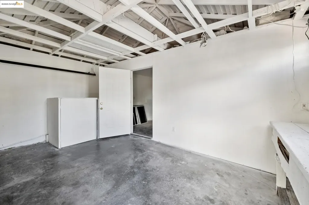 7927 Sterling Drive Oakland CA 94605