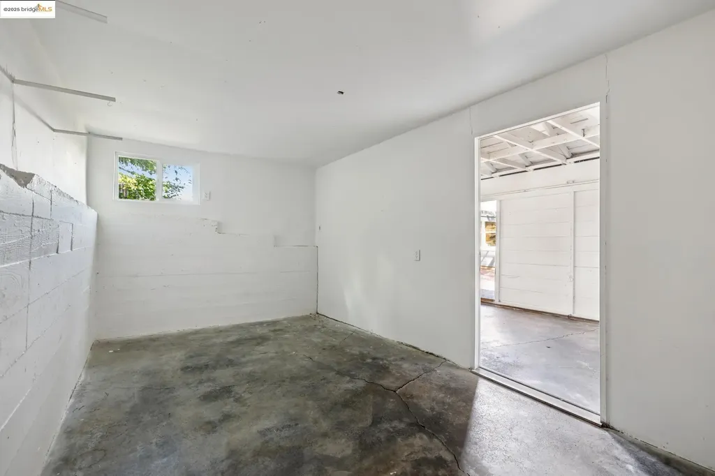 7927 Sterling Drive Oakland CA 94605