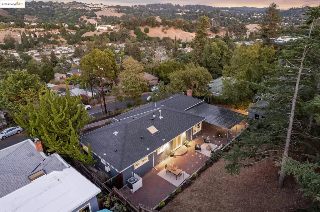 7927 Sterling Drive Oakland CA 94605