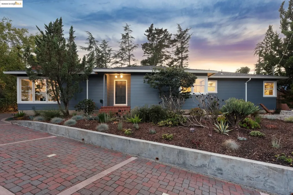 7927 Sterling Drive Oakland CA 94605