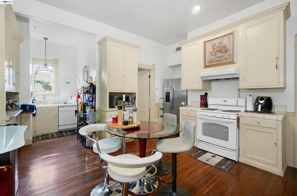742 B Street Hayward CA 94541