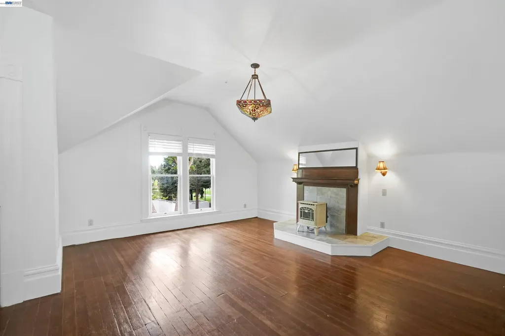 742 B Street Hayward CA 94541