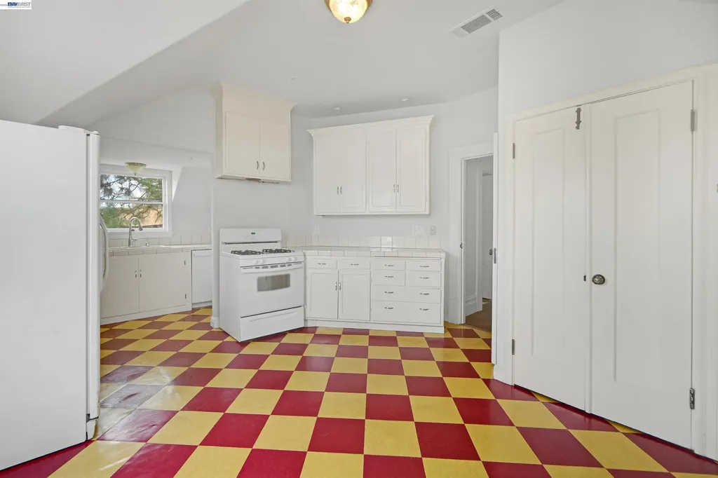 742 B Street Hayward CA 94541