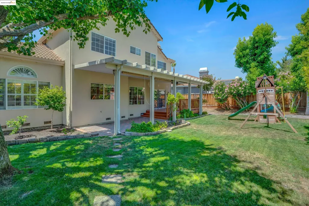 805 Devonshire Loop Brentwood CA 94513