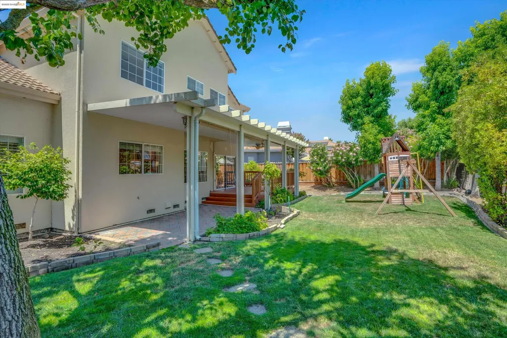 805 Devonshire Loop Brentwood CA 94513