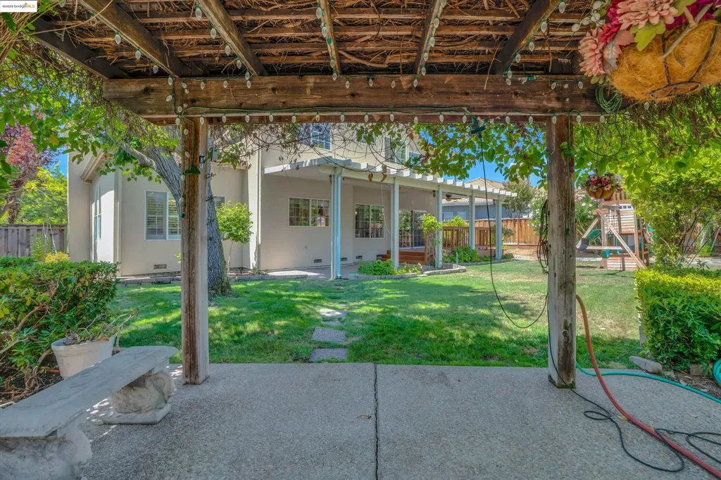 805 Devonshire Loop Brentwood CA 94513