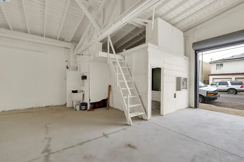 2860 38th Avenue Oakland CA 94619