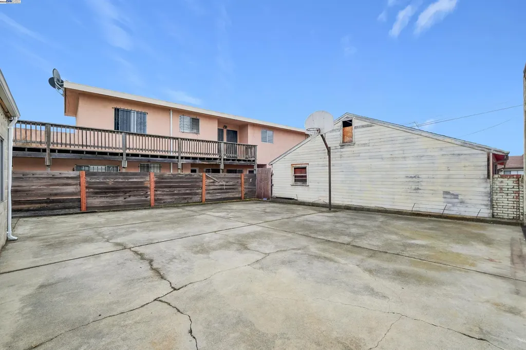 2860 38th Avenue Oakland CA 94619