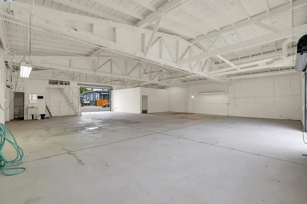 2860 38th Avenue Oakland CA 94619