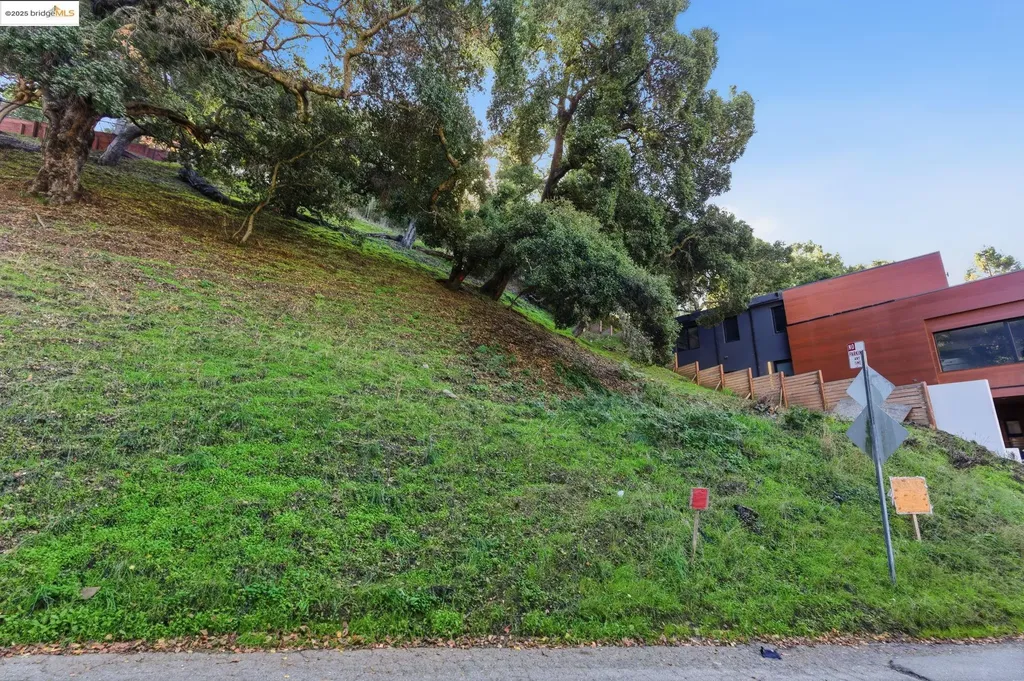 1 Ruthland Road Oakland CA 94611