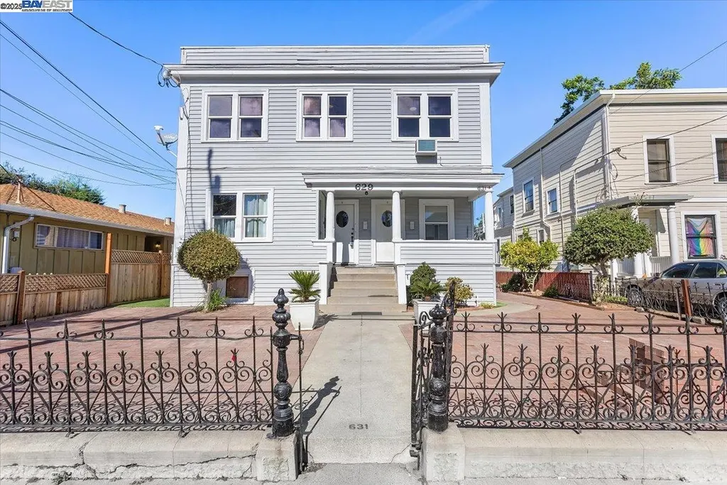 629 Santa Clara Avenue Alameda CA 94501