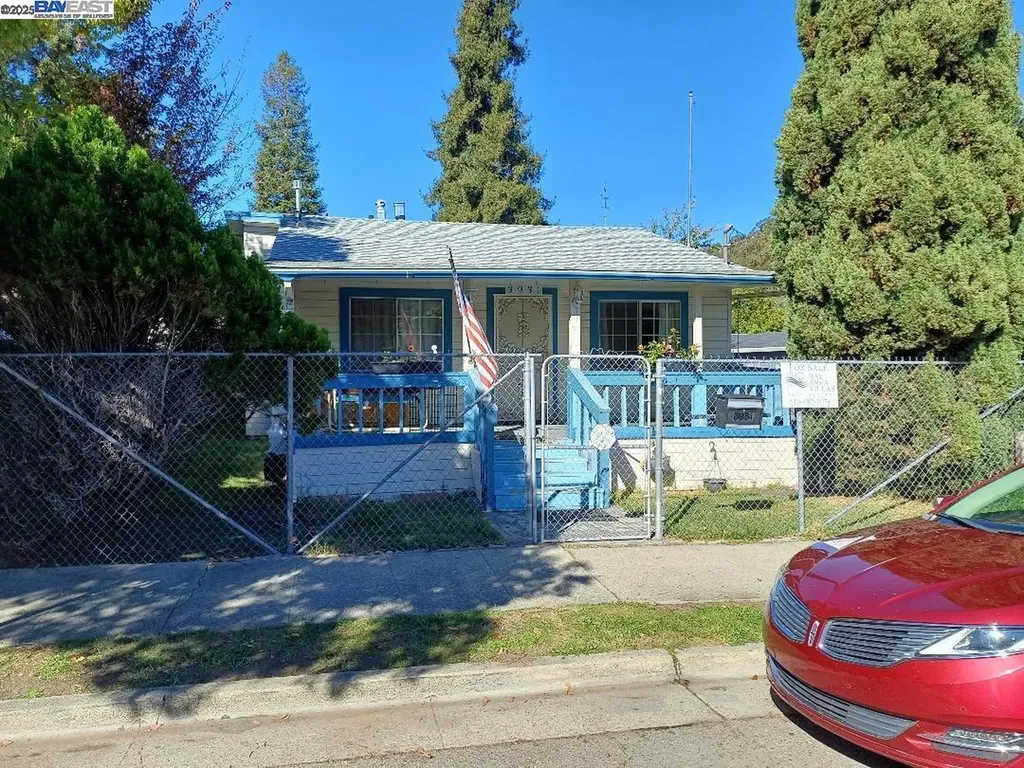 3931 Gardenia Place Oakland CA 94605