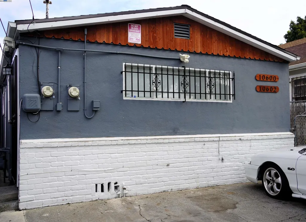 10600 Pippin Street Oakland CA 94603