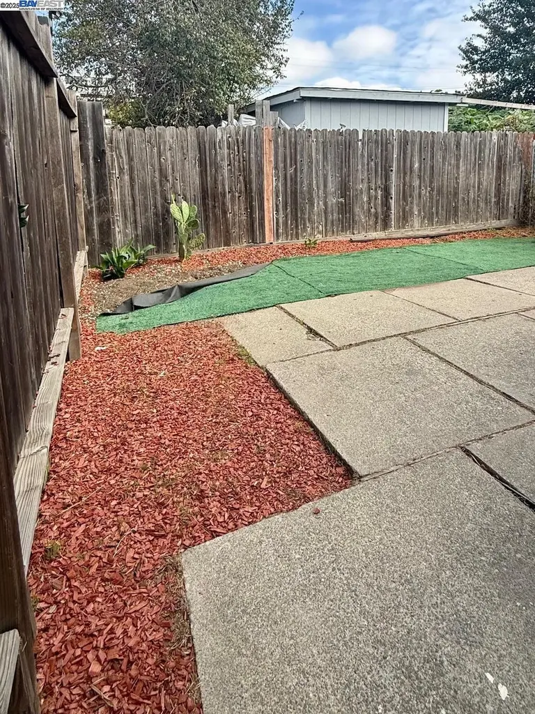 10600 Pippin Street Oakland CA 94603