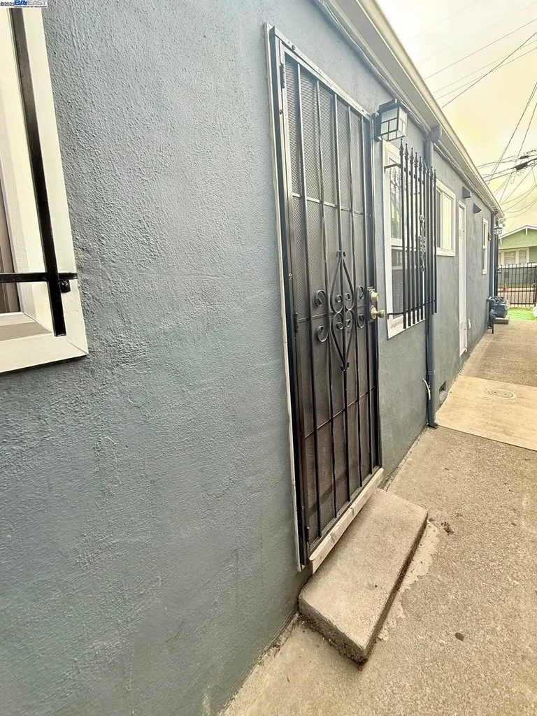 10600 Pippin Street Oakland CA 94603