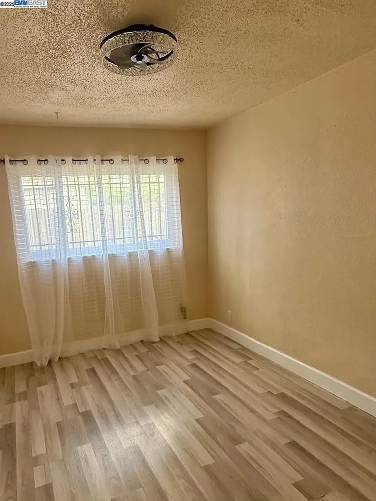 10600 Pippin Street Oakland CA 94603