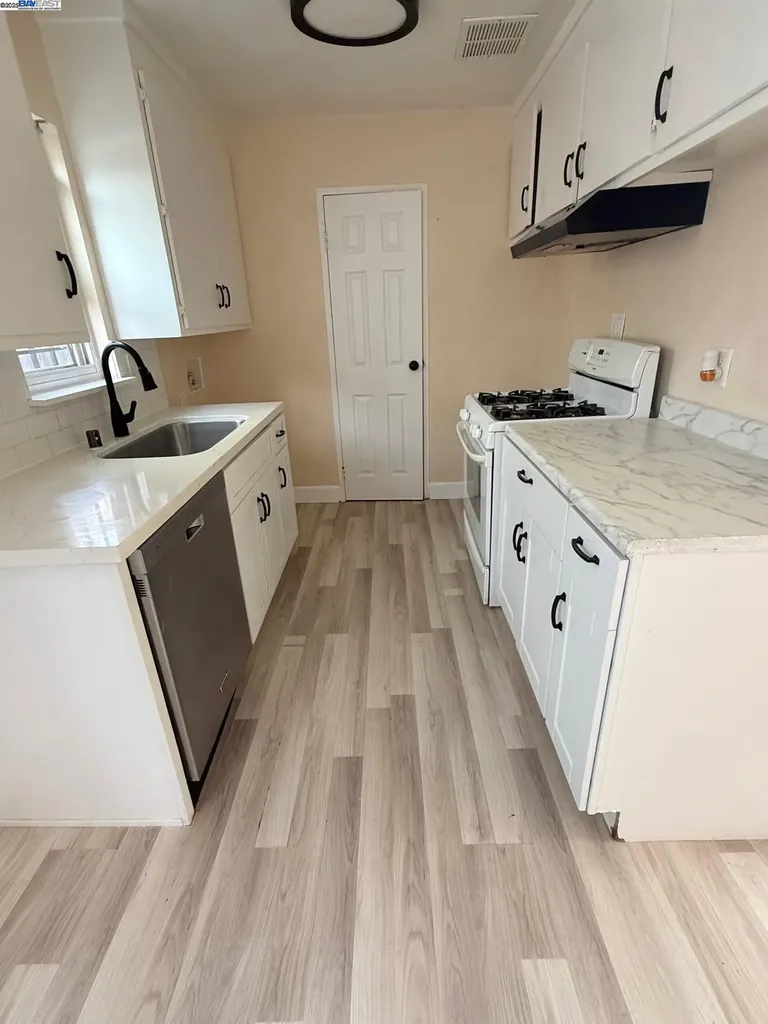 10600 Pippin Street Oakland CA 94603