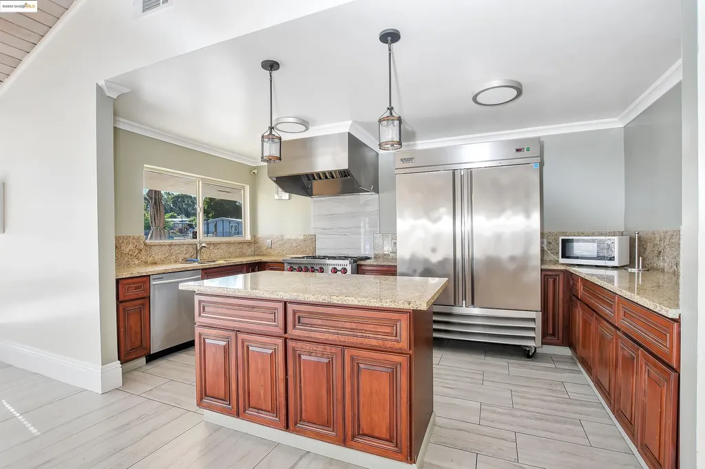 621 Bounty Bay Point CA 94565