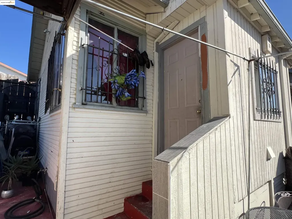 1993 38th Avenue Oakland CA 94601