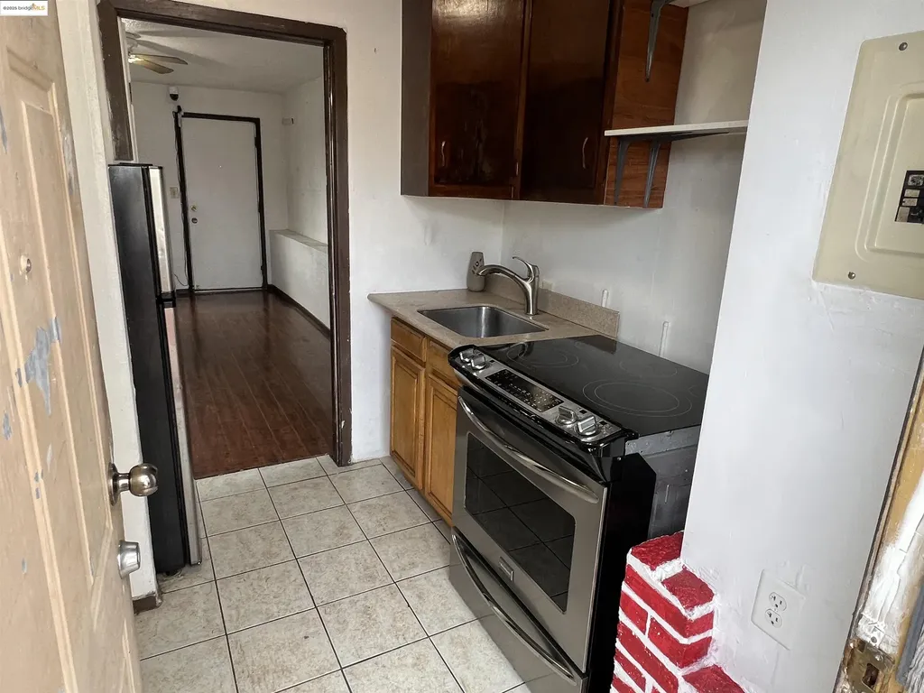 1993 38th Avenue Oakland CA 94601