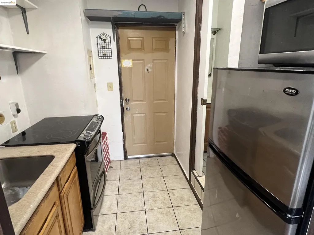 1993 38th Avenue Oakland CA 94601
