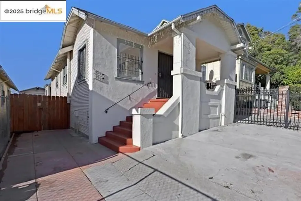 1993 38th Avenue Oakland CA 94601