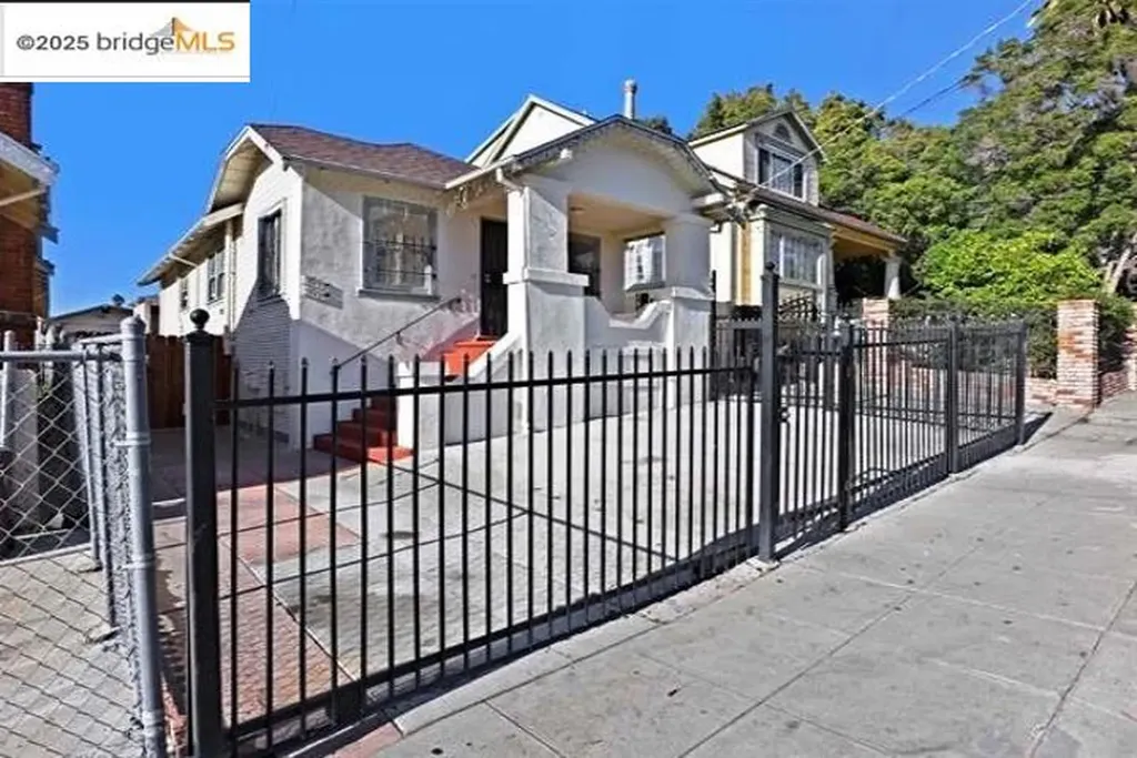 1993 38th Avenue Oakland CA 94601