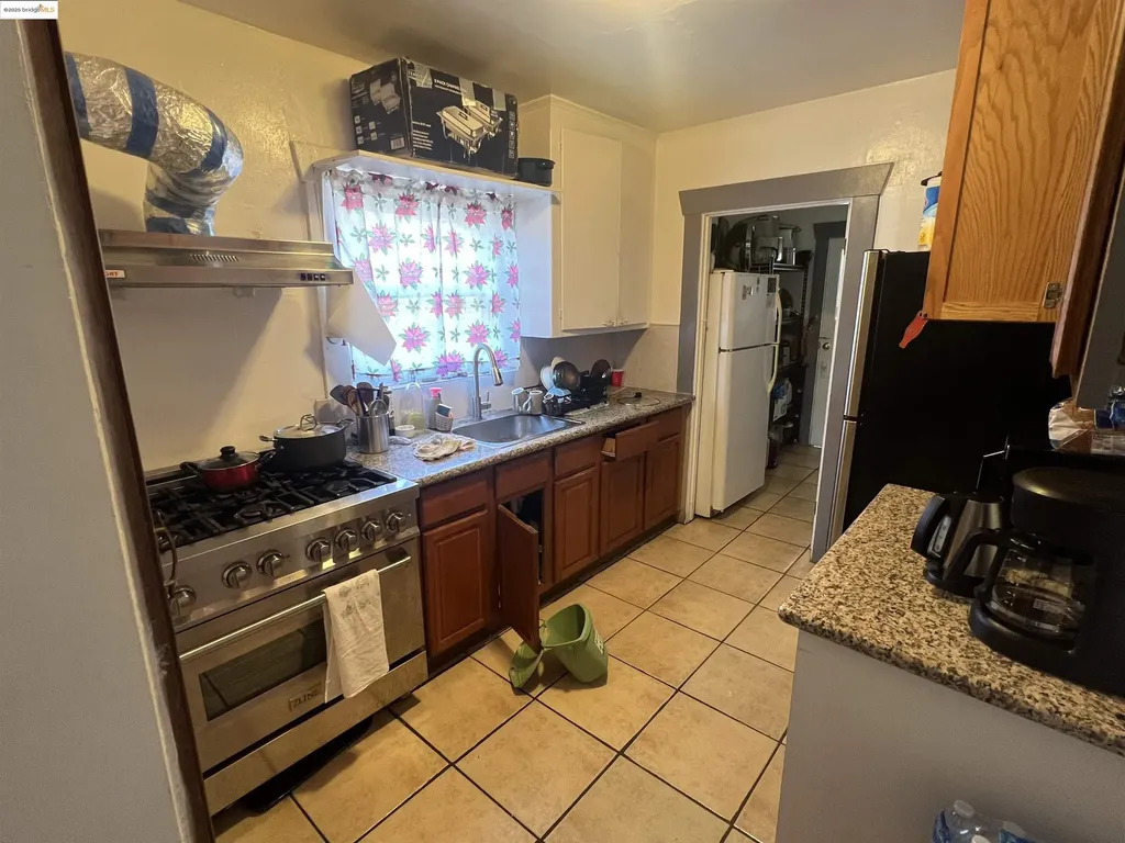 1993 38th Avenue Oakland CA 94601