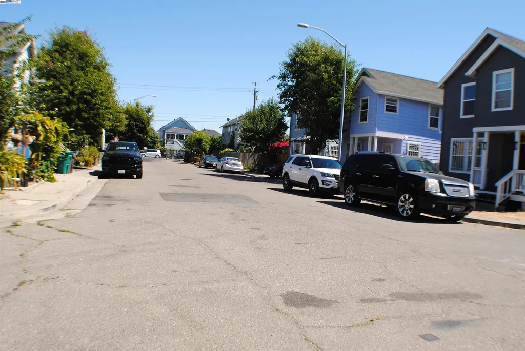 10468 West Court Oakland CA 94603