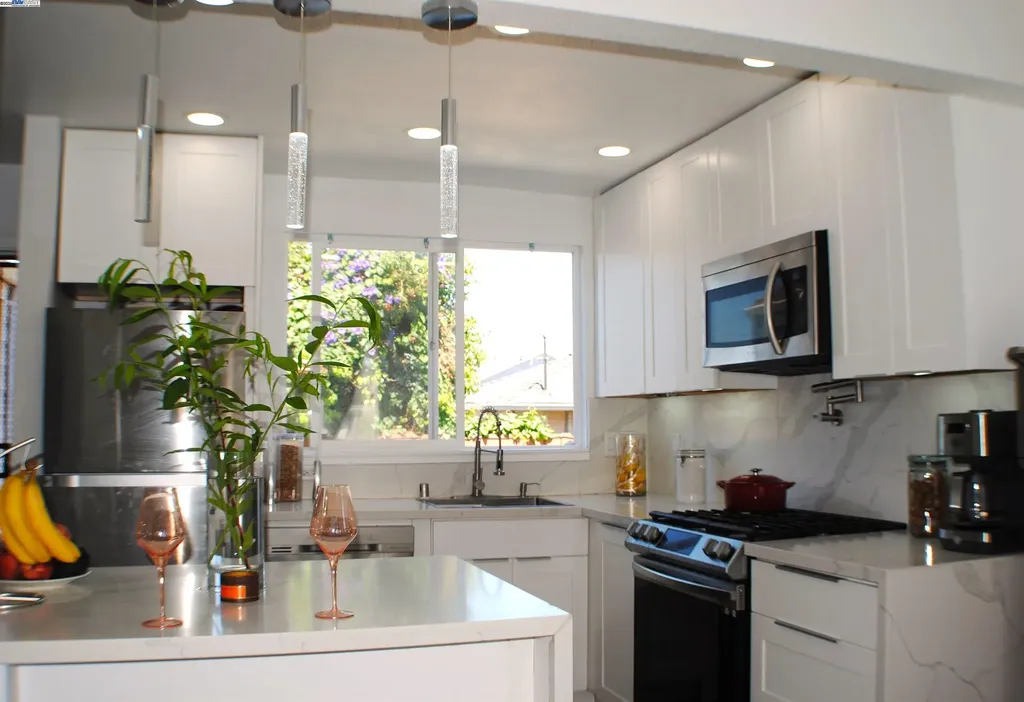 10468 West Court Oakland CA 94603