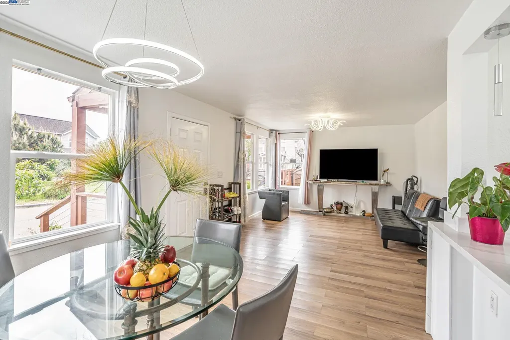 10468 West Court Oakland CA 94603