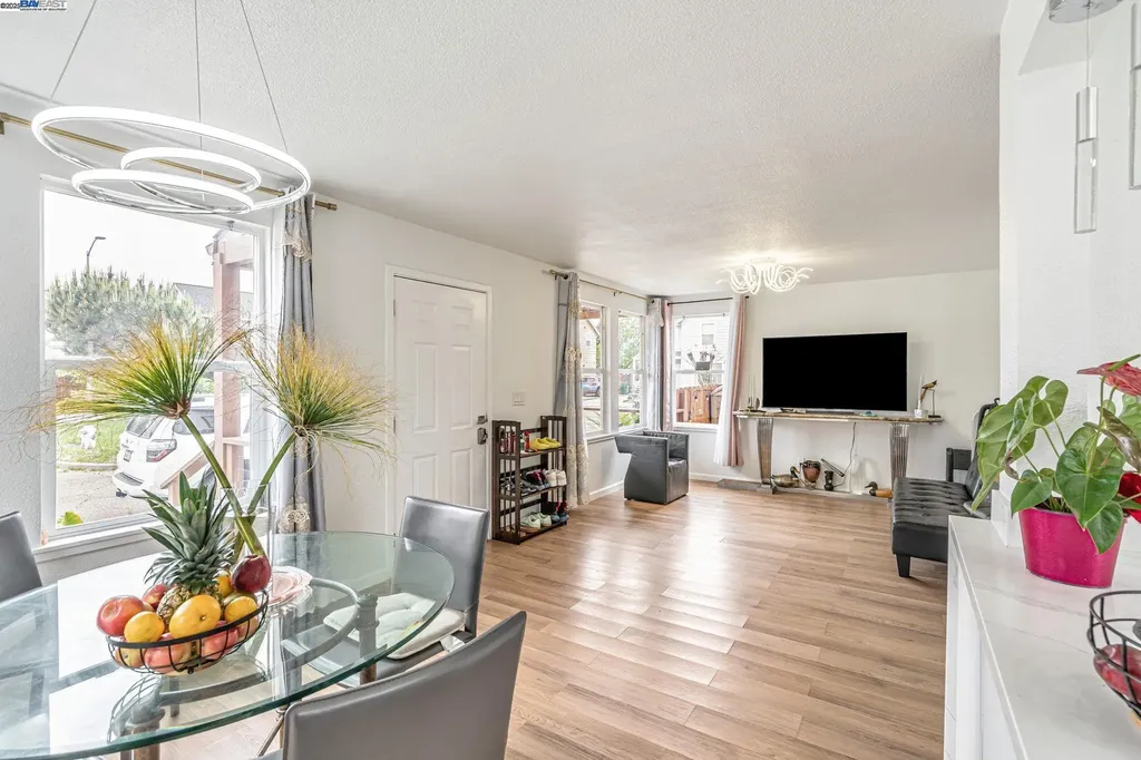 10468 West Court Oakland CA 94603