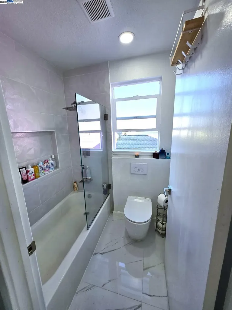 10468 West Court Oakland CA 94603