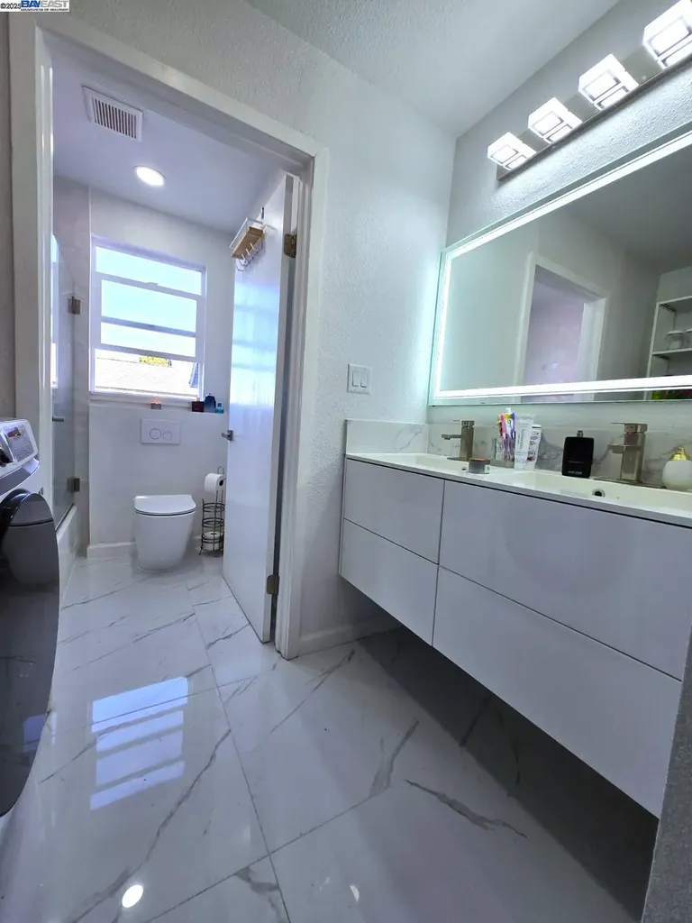 10468 West Court Oakland CA 94603