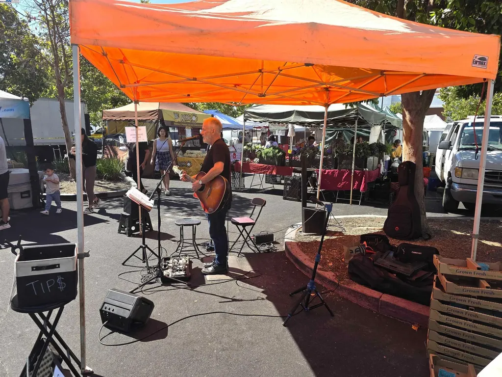 10468 West Court Oakland CA 94603