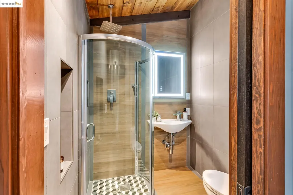 6141 Merriewood Drive Oakland CA 94611